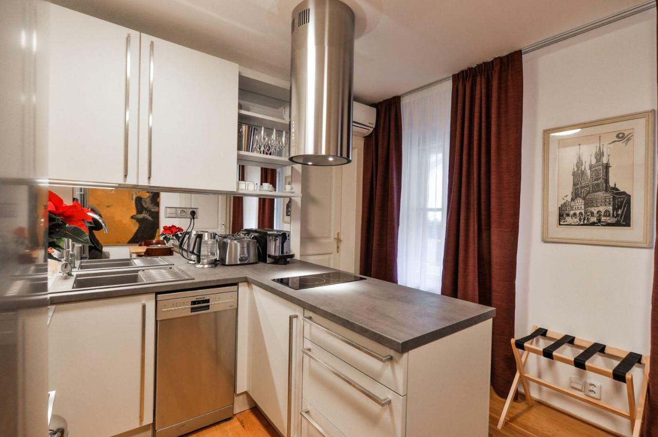 Romantic Apartment Prague Near Charles Bridge מראה חיצוני תמונה