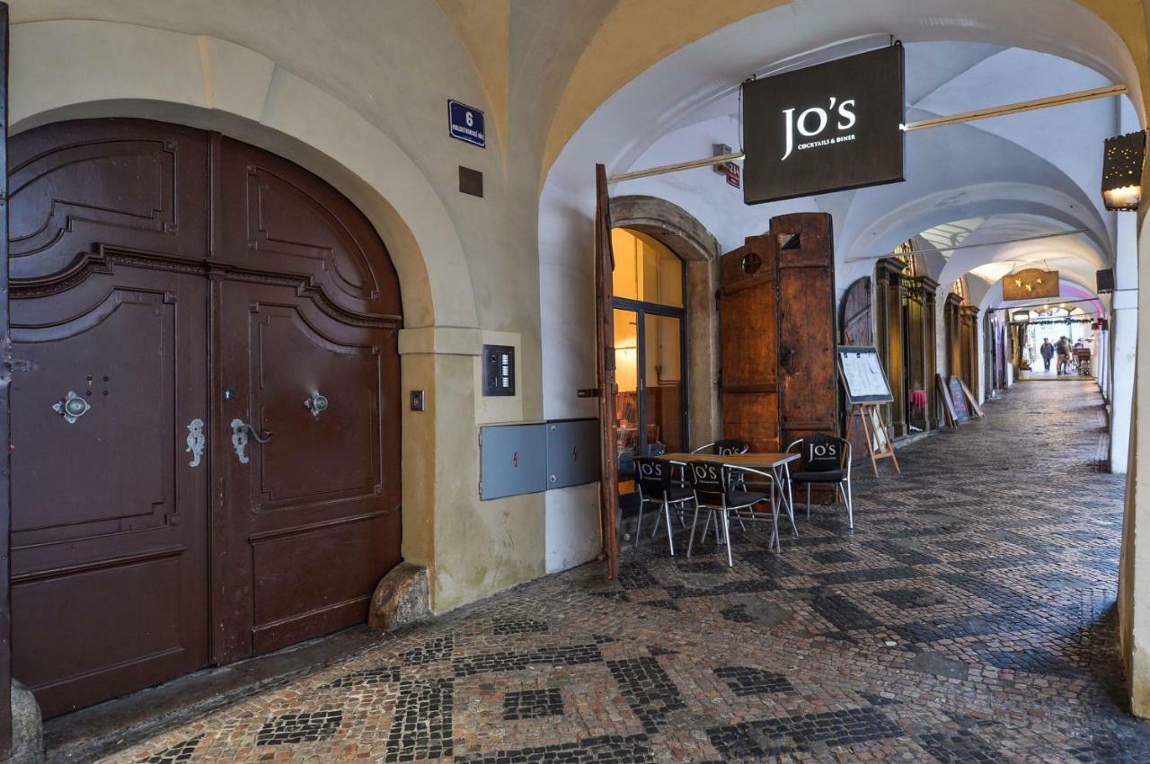 Romantic Apartment Prague Near Charles Bridge מראה חיצוני תמונה