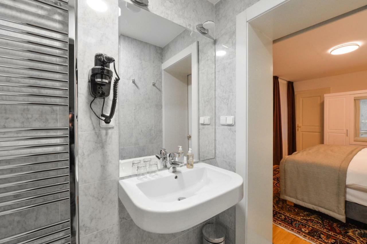 Romantic Apartment Prague Near Charles Bridge מראה חיצוני תמונה